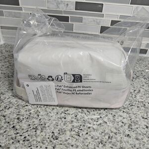 Lululemon Dual-Compartment Toiletry Bag (Light Ivory/Pink Pearl)